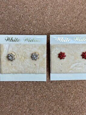 J-431 White Widow Vintage Gold & Red Rhinestone Flower Stud Earrings Set